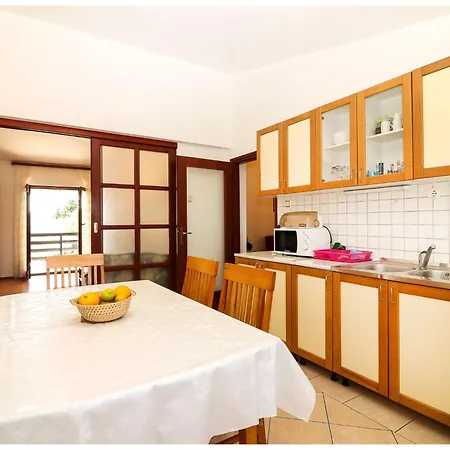 Zdravko B2 Fuer 5 Personen By Interhome Appartement