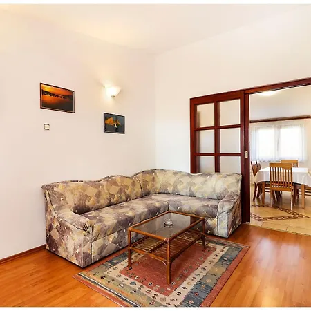 Apartment Zdravko B2 Fuer 5 Personen By Interhome Primošten